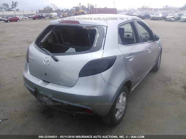 JM1DE1HZ0B0124400 - 2011 MAZDA MAZDA2 SILVER photo 4