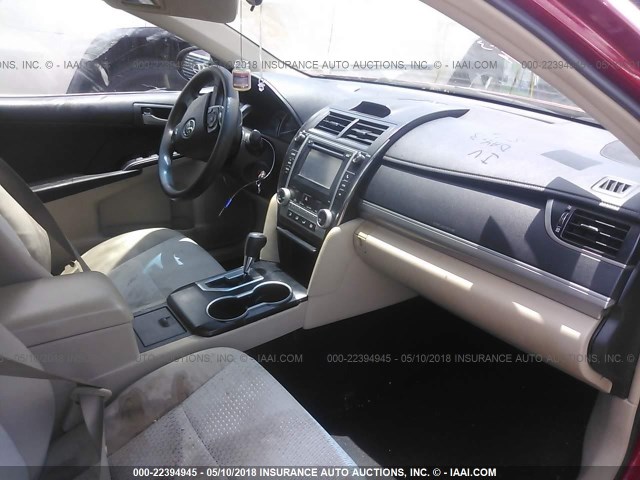 4T1BF1FK9CU551235 - 2012 TOYOTA CAMRY SE/LE/XLE RED photo 5