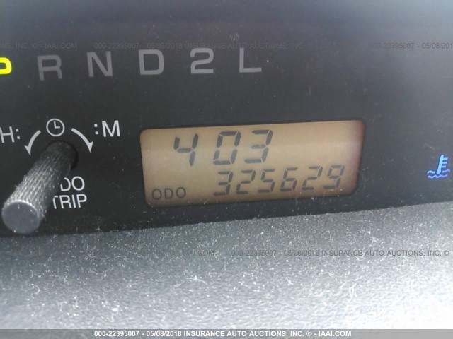 JTLKT324964104445 - 2006 TOYOTA SCION XB GRAY photo 7