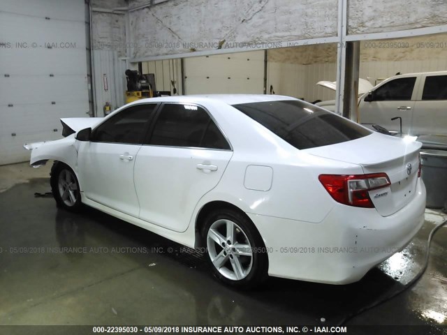 4T1BF1FK4DU693901 - 2013 TOYOTA CAMRY L/SE/LE/XLE 白色 照片 3