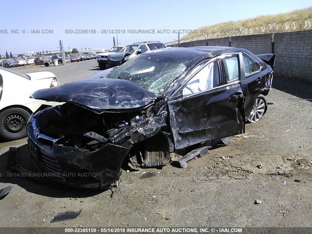 4T1BF1FK7HU648263 - 2017 TOYOTA CAMRY LE/XLE/SE/XSE BLACK photo 2