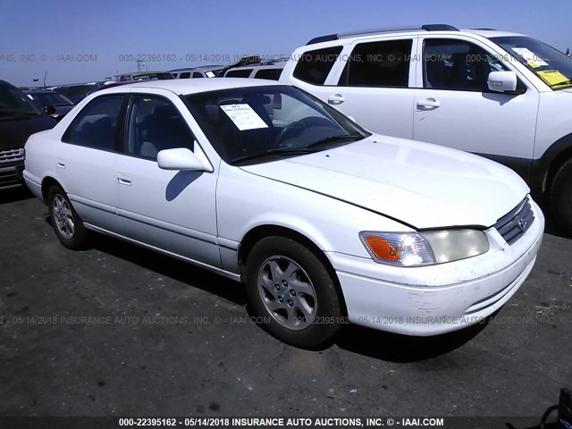 JT2BG22K3Y0479386 - 2000 TOYOTA CAMRY CE/LE/XLE 白色 照片 1