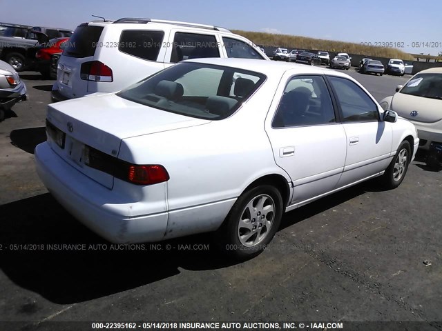 JT2BG22K3Y0479386 - 2000 TOYOTA CAMRY CE/LE/XLE 白色 照片 4