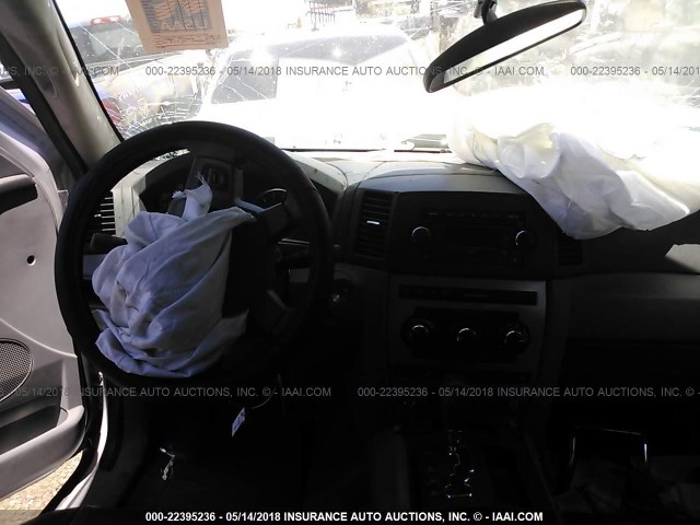 1J8GS48K37C573191 - 2007 JEEP GRAND CHEROKEE LAREDO/COLUMBIA/FREEDOM 银色 照片 5