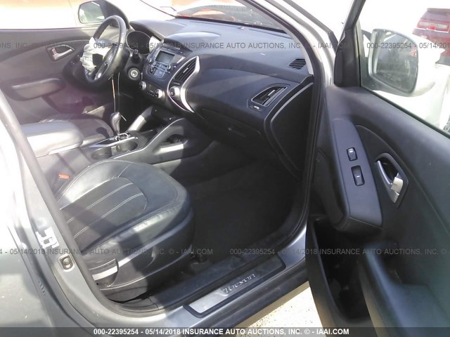 KM8JUCAC8CU403218 - 2012 HYUNDAI TUCSON GLS/LIMITED 银色 照片 5