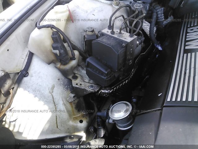 WBADT43461GX25865 - 2001 BMW 525 I AUTOMATIC WHITE photo 6