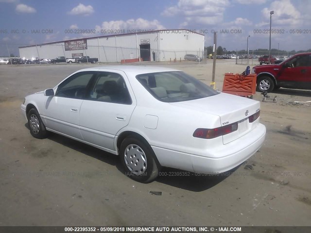 4T1BG22K3VU175224 - 1997 TOYOTA CAMRY CE/LE/XLE თეთრი ფოტო 3
