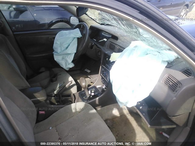 4T1BG22K51U045858 - 2001 TOYOTA CAMRY CE/LE/XLE შავი ფოტო 5