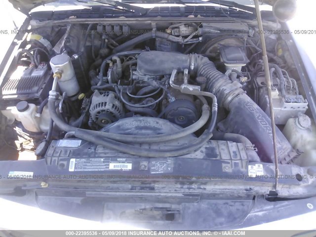 1GCCS19W0TK234572 - 1996 CHEVROLET S TRUCK S10 BLACK photo 10