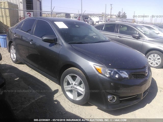 4T1BF1FK9CU176236 - 2012 TOYOTA CAMRY SE/LE/XLE 灰色 照片 1