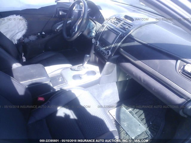 4T1BF1FK9CU176236 - 2012 TOYOTA CAMRY SE/LE/XLE 灰色 照片 5