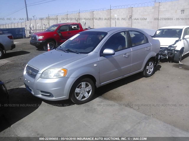 KL1TD56618B252762 - 2008 CHEVROLET AVEO LS SILVER photo 2
