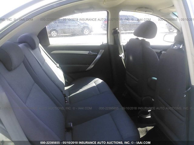 KL1TD56618B252762 - 2008 CHEVROLET AVEO LS SILVER photo 8