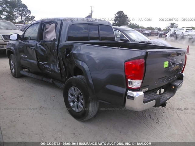 5TFAZ5CNXHX051877 - 2017 TOYOTA TACOMA DBL CAB/SR5/TRD SPORT/OR GRAY photo 3