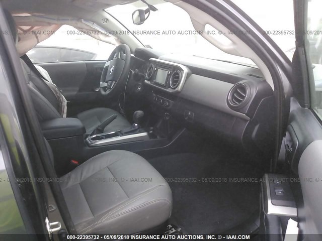 5TFAZ5CNXHX051877 - 2017 TOYOTA TACOMA DBL CAB/SR5/TRD SPORT/OR GRAY photo 5