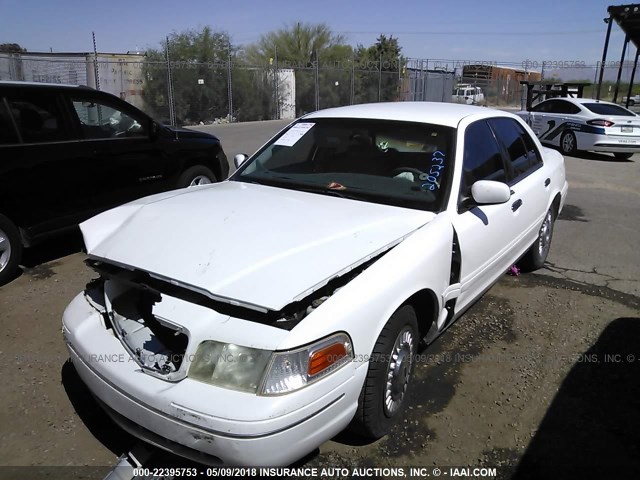 2FAFP73W0YX205237 - 2000 FORD CROWN VICTORIA  WHITE photo 2