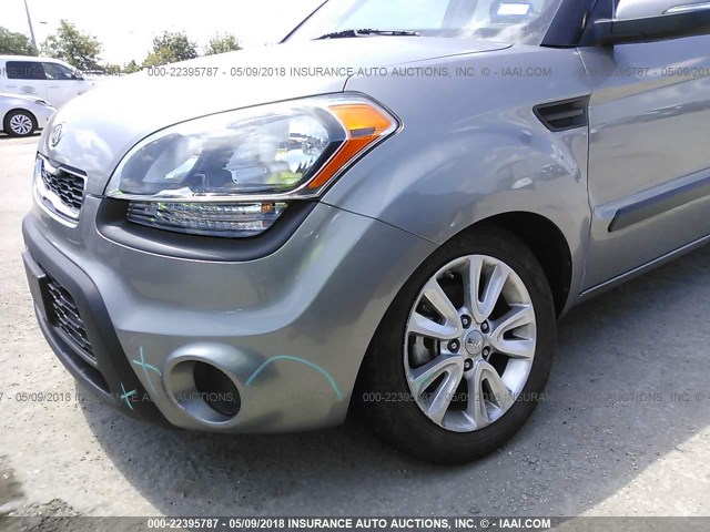 KNDJT2A66C7468935 - 2012 KIA SOUL +/!/SPORT GRAY photo 6