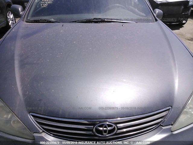 4T1BE32K85U995746 - 2005 TOYOTA CAMRY LE/XLE/SE ნაცრისფერი ფოტო 10