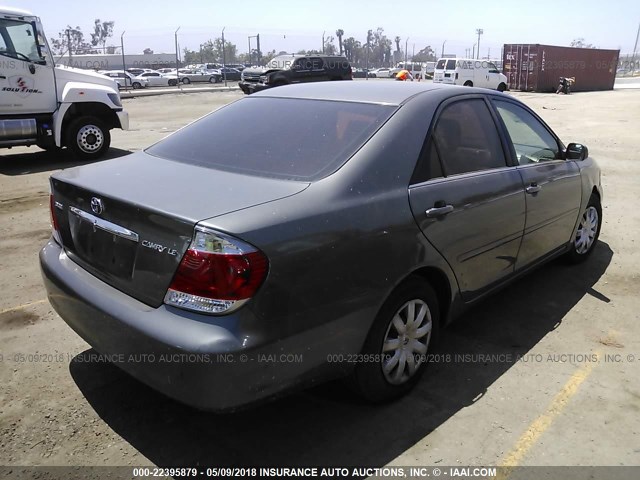 4T1BE32K85U995746 - 2005 TOYOTA CAMRY LE/XLE/SE ნაცრისფერი ფოტო 4