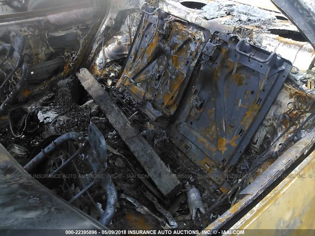 JT2BG22K7V0007283 - 1997 TOYOTA CAMRY LE/XLE შავი ფოტო 8