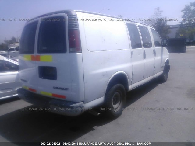 1GCFG25W1Y1210322 - 2000 CHEVROLET EXPRESS G2500  WHITE photo 4