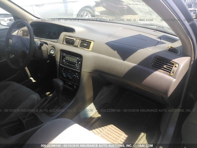 JT2BG22K0Y0401101 - 2000 TOYOTA CAMRY CE/LE/XLE 黑色 照片 5