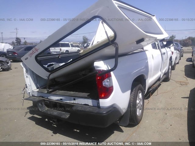 5TFRM5F1XGX103887 - 2016 TOYOTA TUNDRA DOUBLE CAB SR/SR5 WHITE photo 4