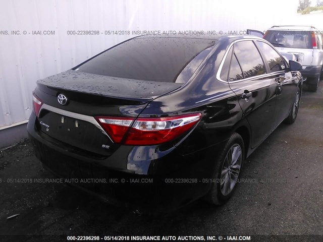4T1BF1FK5HU685120 - 2017 TOYOTA CAMRY LE/XLE/SE/XSE 黑色 照片 4