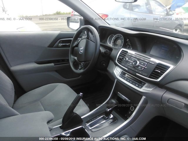 1HGCR2F37DA011949 - 2013 HONDA ACCORD LX 深蓝色 照片 5