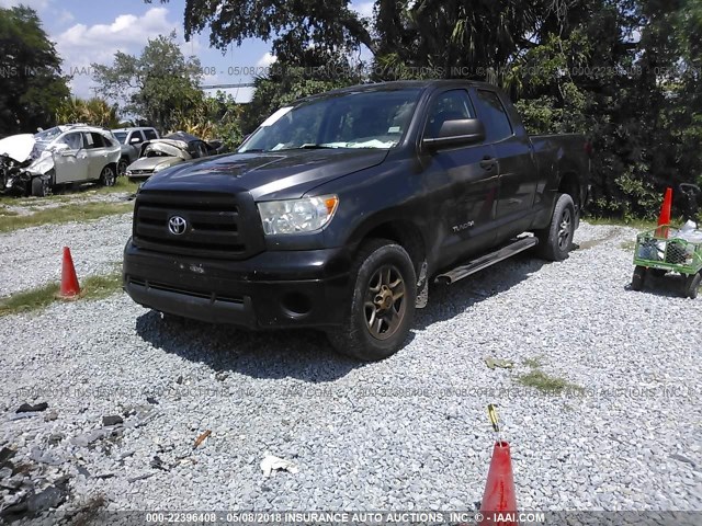 5TFRM5F16DX059592 - 2013 TOYOTA TUNDRA DOUBLE CAB SR5 Negro foto 2