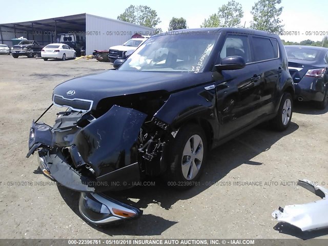 KNDJN2A24G7376106 - 2016 KIA SOUL BLACK photo 2