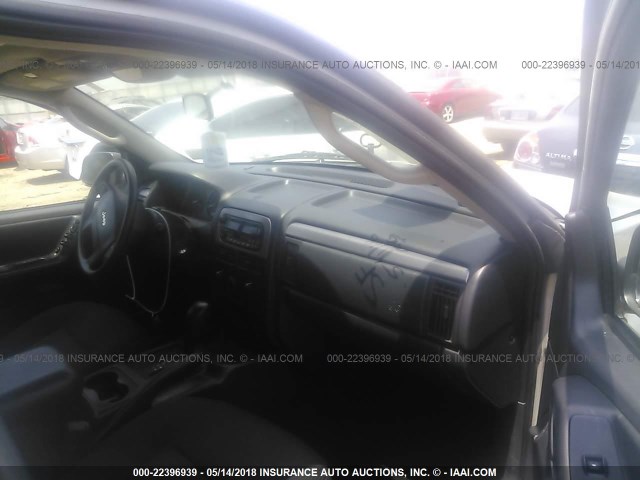 1J4GX48S64C209829 - 2004 JEEP GRAND CHEROKEE LAREDO/COLUMBIA/FREEDOM 银色 照片 5