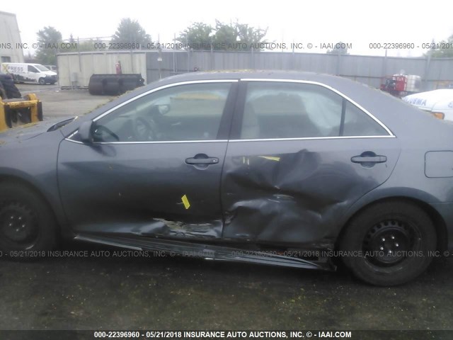 4T1BF1FK5EU433508 - 2014 TOYOTA CAMRY L/SE/LE/XLE Boz foto 6