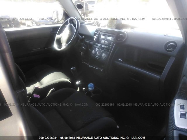 JTLKT334164033367 - 2006 TOYOTA SCION XB GRAY photo 5