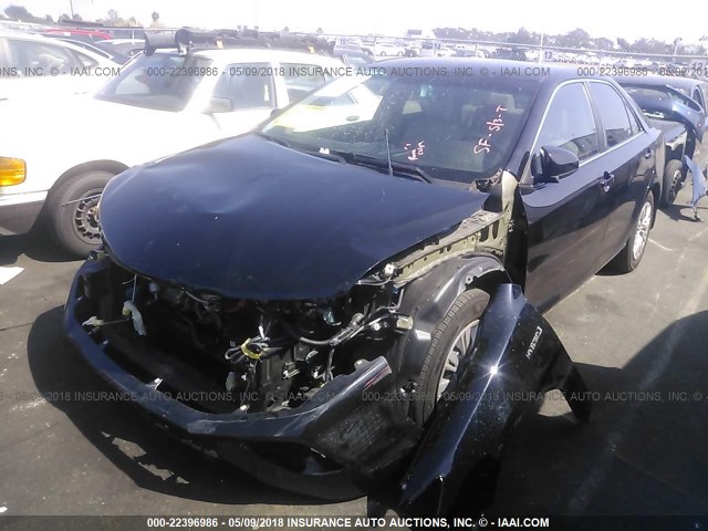 4T1BD1FK1EU130344 - 2014 TOYOTA CAMRY HYBRID/LE/XLE Qara foto 2