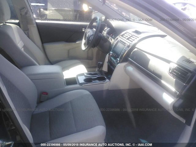 4T1BD1FK1EU130344 - 2014 TOYOTA CAMRY HYBRID/LE/XLE Qara foto 5