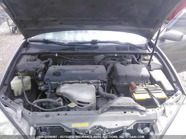 4T1BE32K12U537980 - 2002 TOYOTA CAMRY LE/XLE/SE ოქროსფერი ფოტო 10