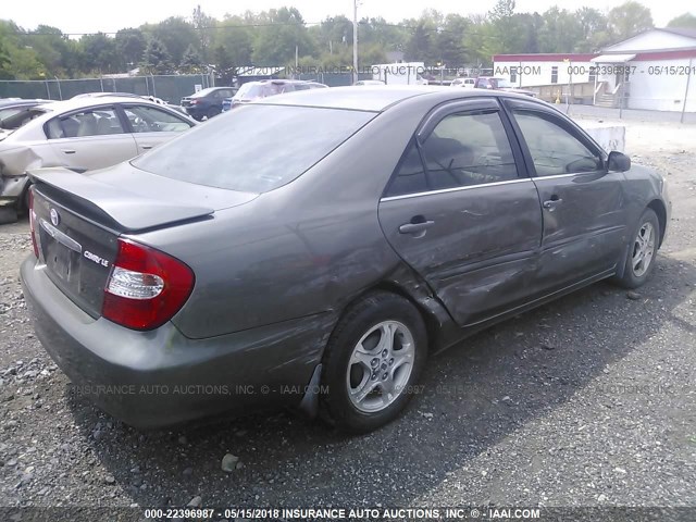 4T1BE32K12U537980 - 2002 TOYOTA CAMRY LE/XLE/SE ოქროსფერი ფოტო 4