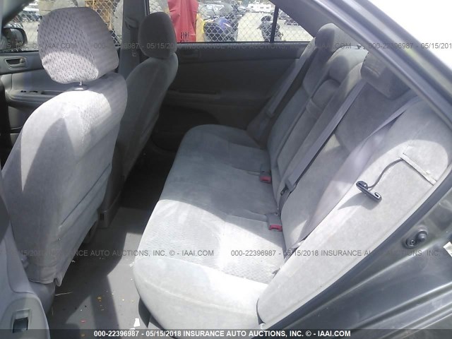 4T1BE32K12U537980 - 2002 TOYOTA CAMRY LE/XLE/SE ოქროსფერი ფოტო 8