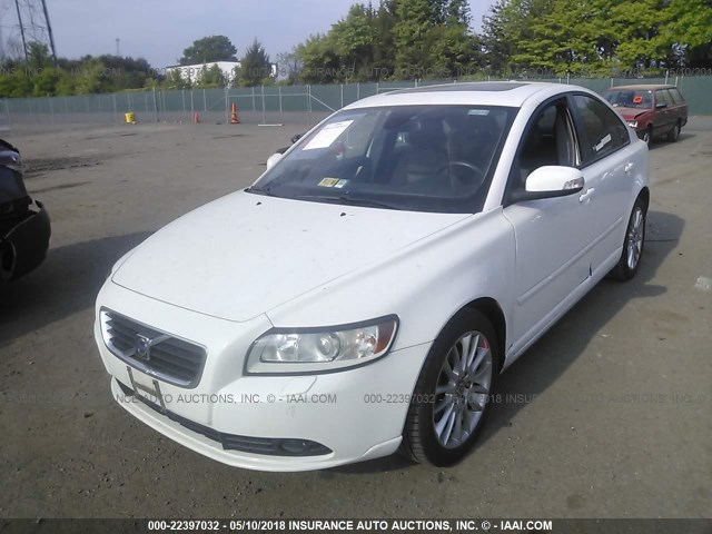 YV1MS672582400765 - 2008 VOLVO S40 T5 WHITE photo 2