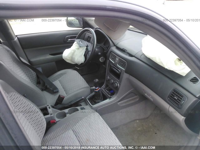 JF1SG65634G755442 - 2004 SUBARU FORESTER 2.5XS 银色 照片 5