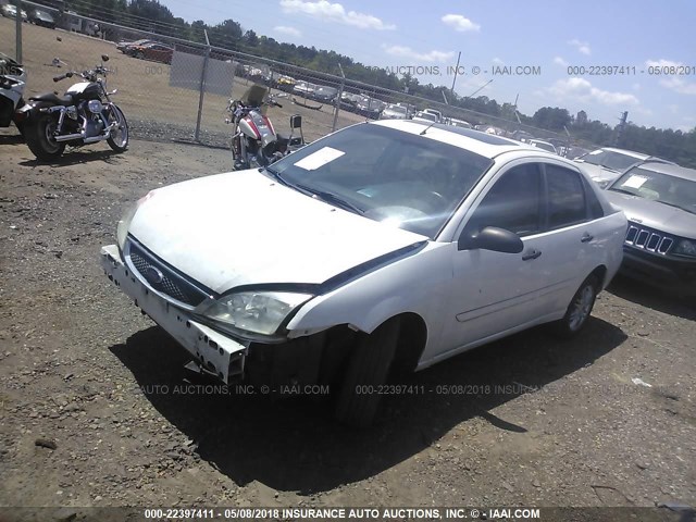 1FAHP34N17W363278 - 2007 FORD FOCUS ZX4/S/SE/SES WHITE photo 2