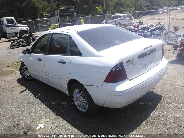 1FAHP34N17W363278 - 2007 FORD FOCUS ZX4/S/SE/SES 白色 照片 3