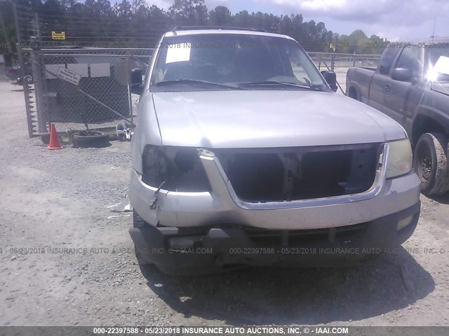 1FMEU15W44LB15925 - 2004 FORD EXPEDITION XLT SILVER photo 6