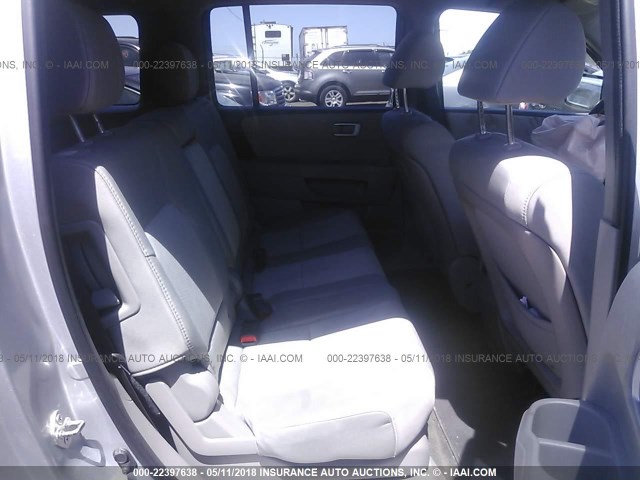 5FNYF4H29FB023334 - 2015 HONDA PILOT LX SILVER photo 8