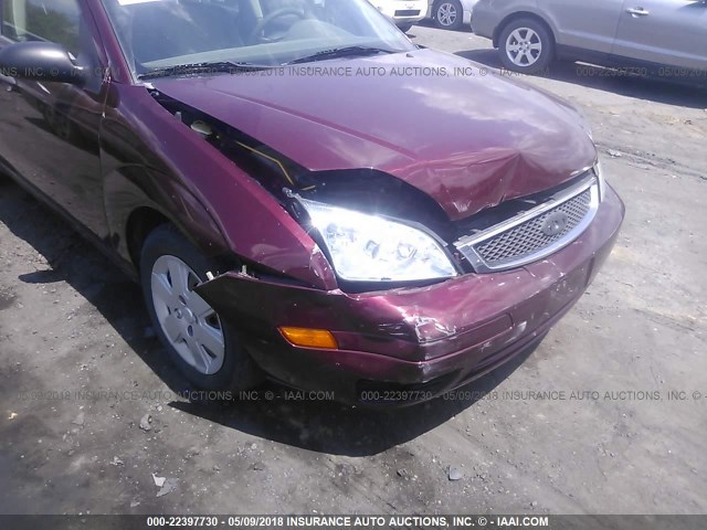 1FAFP34NX7W262215 - 2007 FORD FOCUS ZX4/S/SE/SES 紫色 照片 6