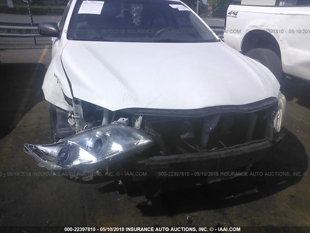 4T4BE46K58R012015 - 2008 TOYOTA CAMRY CE/LE/XLE/SE WHITE photo 6