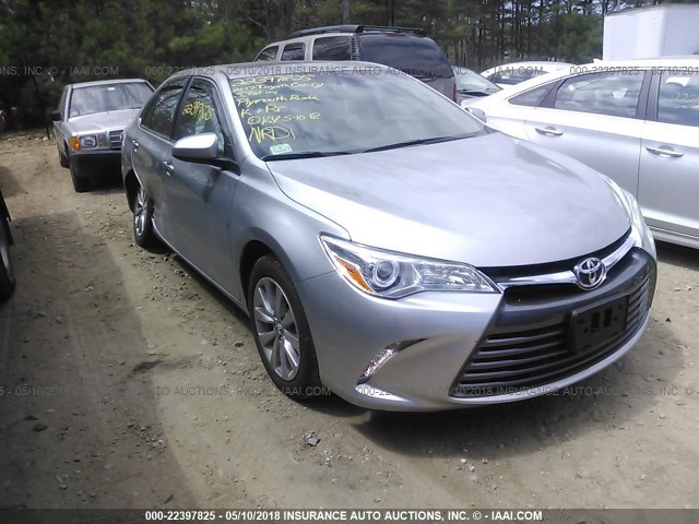 4T1BF1FK6HU777336 - 2017 TOYOTA CAMRY LE/XLE/SE/XSE SILVER photo 1