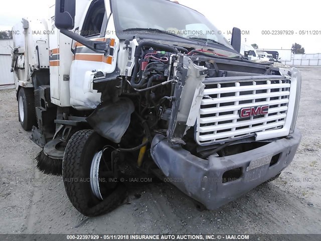 1GDM7C1G69F400998 - 2009 GMC C7500 C7C042 WHITE photo 7