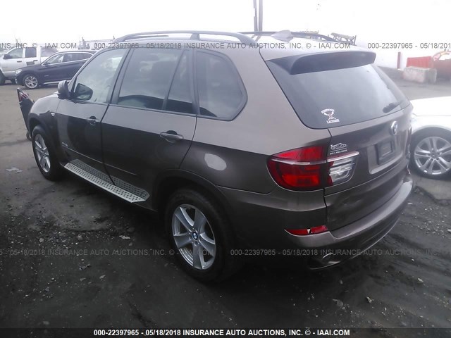 5UXZW0C52BL659663 - 2011 BMW X5 XDRIVE35D BROWN photo 3